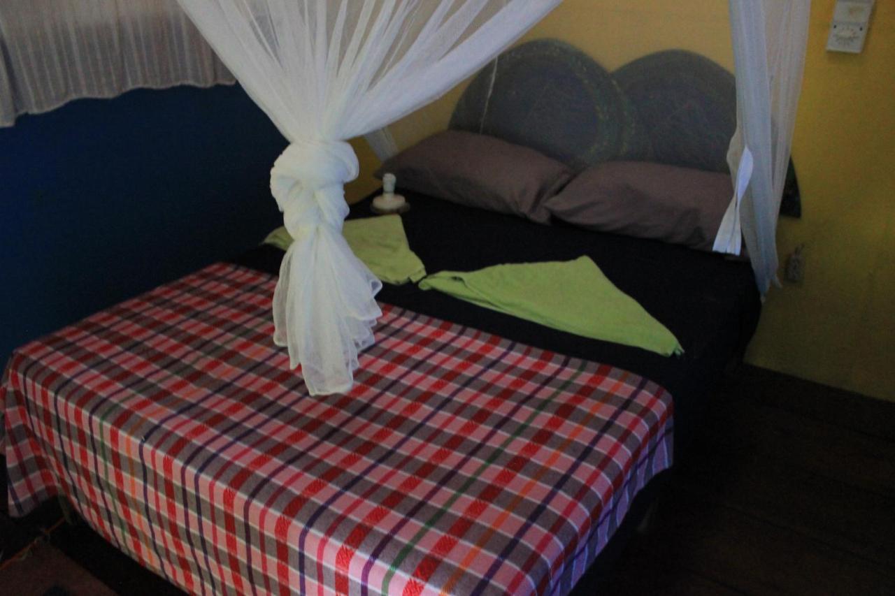 Hotel La Casa Rosada ลิฟวิงสตัน ภายนอก รูปภาพ